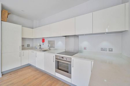 3 bedroom flat to rent - Photo 4