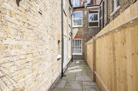 Queen Mary Road, Crystal Palace, Lodnon, SE19 - Photo 5