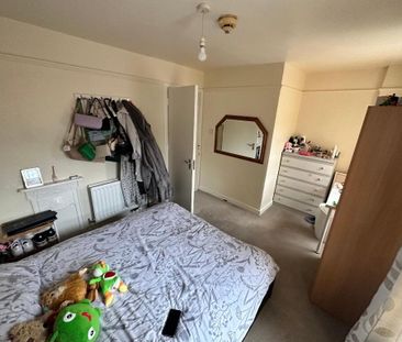 37 Windsor Drive, Belfast, BT9 7FH - Photo 5
