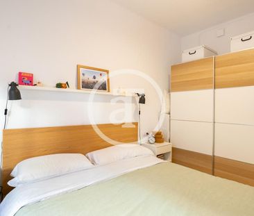 Piso de alquiler en Carrer de Rosalia de Castro, El Baix Guinardó - Photo 2