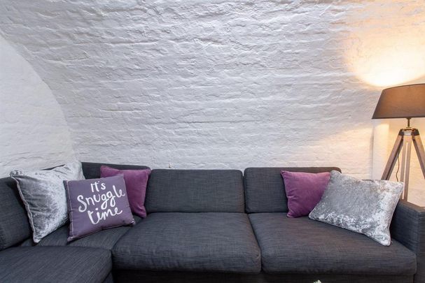 1 bedroom in a flat share to rent - Photo 1