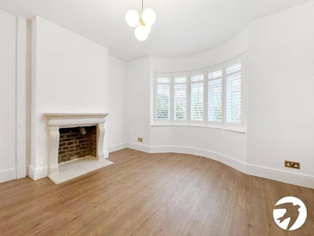 4 bedroom semi-detached house to rent - Photo 2