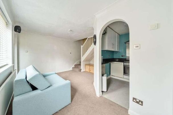 Cairnside, Buckinghamshire, HP13 - Photo 1