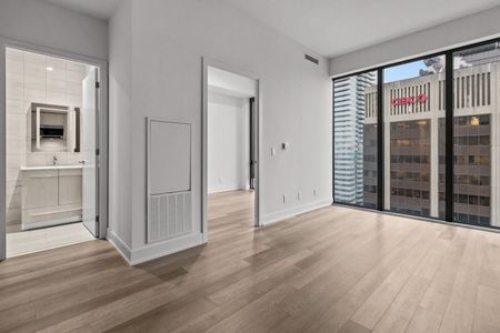 For Lease - 8 Cumberland Street Unit# 4205, Toronto, Ontario - Photo 4