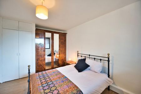 1 bedroom in a flat share to rent - Photo 5
