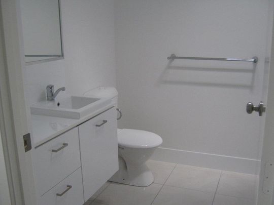 PET FRIENDLY! NEAR NORTH LAKES! - Photo 1