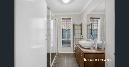 Beautifully Presented Park-Facing Family Home Close to Everything - Photo 4