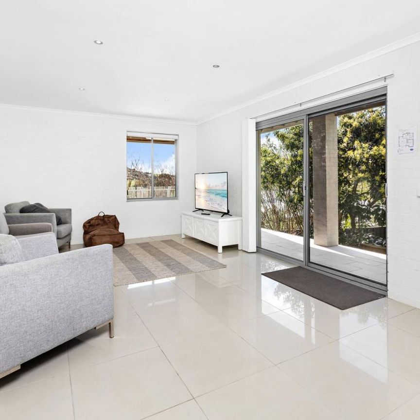 Immaculate large family home - the choice is yours! - Photo 1