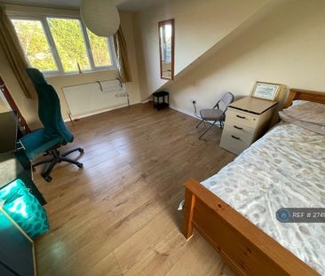 3 bedroom semi-detached house to rent - Photo 3