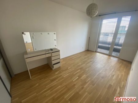 Moderne 2 Zimmer Wohnung mit atemberaubender Terrasse - Photo 3