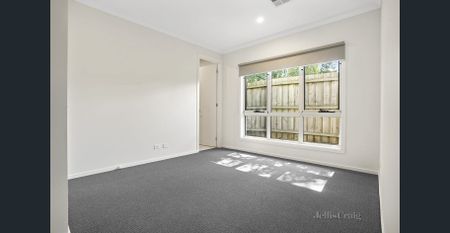 A Blend of Light, Luxury and Contemporary Elegance - Photo 5