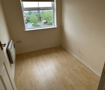 2 bedroom flat on Kilderkin Court, CV1 2UF area. - Photo 4