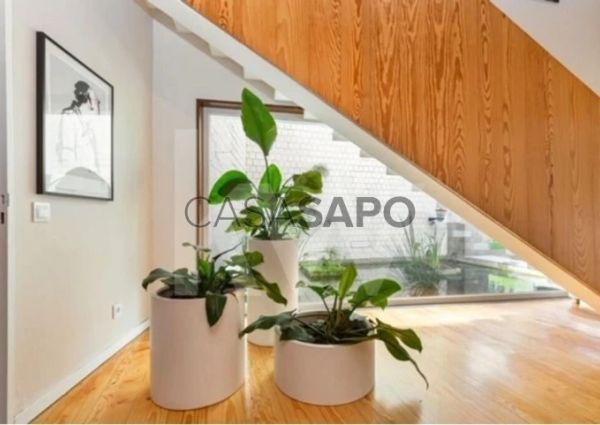 Moradia T4 para alugar em Almada