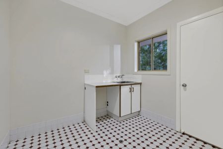 42 Mount Combe Road, - Photo 5
