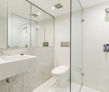 C706 / 2A Elizabeth Bay Road - Photo 3