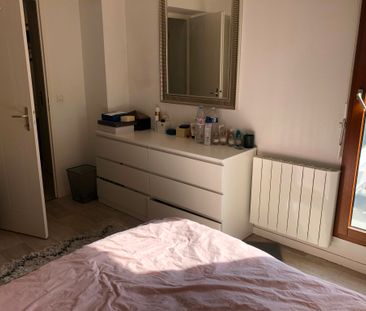 A LOUER HYPERCENTRE SAINT MACLOU-SAINT MARC, F2 AVEC PARKING ! - Photo 4