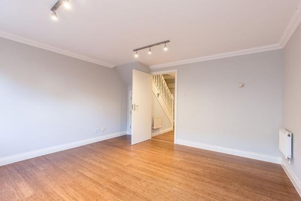 2 bedroom ground floor flat to rent - Photo 1