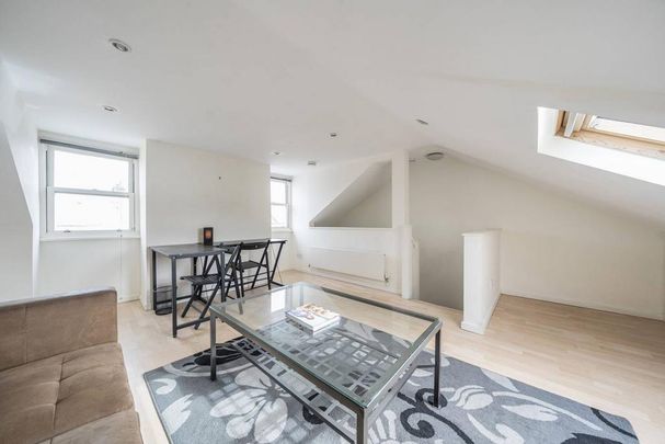 3 bedroom flat to rent - Photo 1