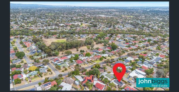 FULLY DUCTED REVERSE CYCLE AIR CONDITIONED THREE BEDROOM HOME.SOLAR PANELS. EXCELLENT SHED STORAGE. EASILY MAINTAINED GARDEN, - Photo 1