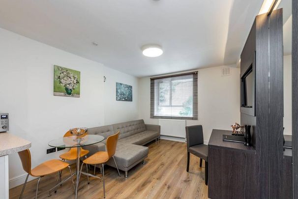 1 bedroom flat to rent - Photo 1