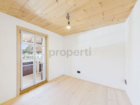 Charmante komplett sanierte 4-Zimmer-Altbauwohnung im ruhigen Dorfkern von Fägswil bei Rüti - Photo 5