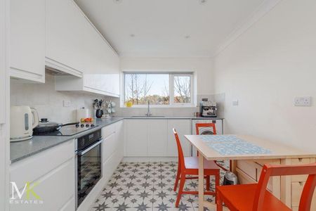 2 bedroom flat to rent - Photo 2