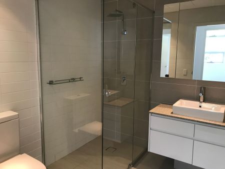 Luxury, Style, Lakeside Living - Photo 2