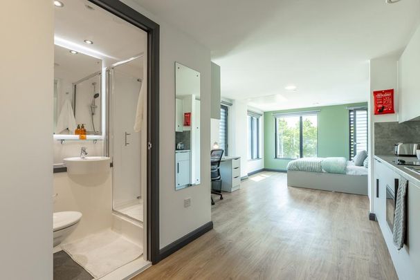 Studio to rent - Photo 1