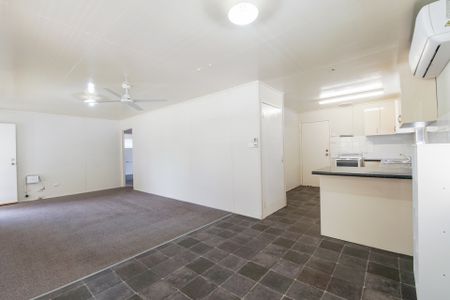 3 Bedroom Family Home ! - Photo 2