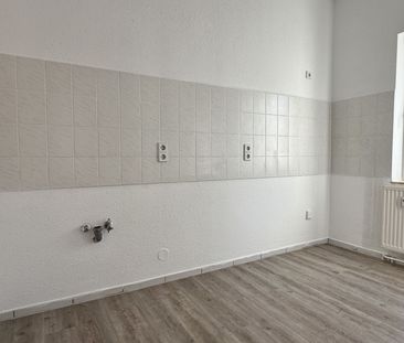 3-Raum Wohnung • frisch renoviert • Bad mit Wanne • Stellplatz • Da... - Photo 4