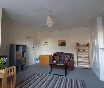 Property to rent - Photo 3