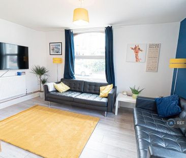 5 bedroom end of terrace house to rent - Photo 6