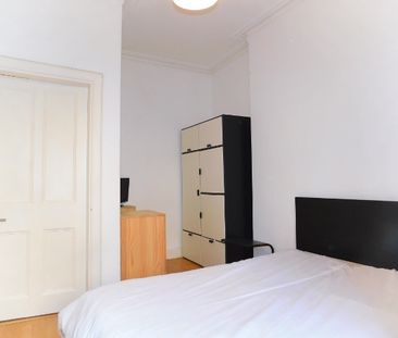 Easter Road, Edinburgh, EH6 8LE - Photo 2