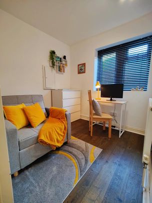 3 bedroom flat to rent - Photo 1