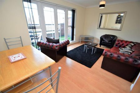 4 bedroom townhouse to rent - Photo 2