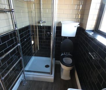 2 bedroom semi-detached house to rent - Photo 6