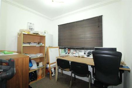 Eastwood Road North, Leigh-on-sea, Essex, SS9 - Photo 5