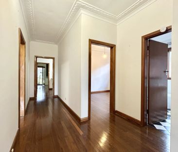 Spacious three-bedroom home in convenient location - Photo 1
