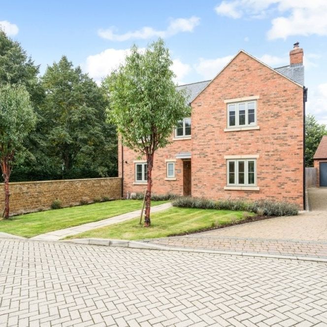 5 bedroom detached house to rent - Photo 1