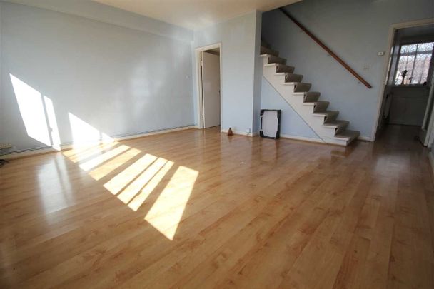 Adrian Court, Pinner Road, Harrow - Photo 1