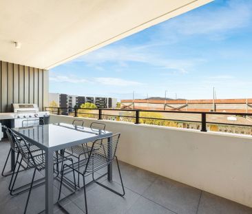 Sophisticated Living in the Vibrant Heart of Dickson - Photo 6
