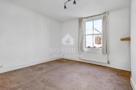 2 bedroom semi-detached house to rent - Photo 4