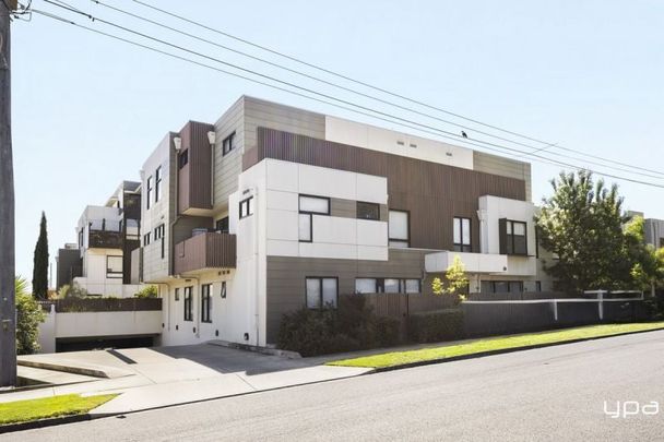 Modern Comfort in Vibrant Brunswick West - Photo 1