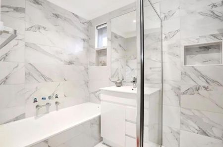 LOVELY 3 BEDROOM HOME - Photo 4