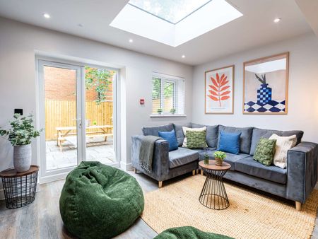 Luxury 6-bedroom, en-suite bathroom Student House! Room 6 - Photo 5