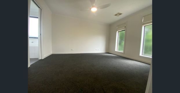 Quiet Location, Perfectly Presented & Family Friendly - Photo 1