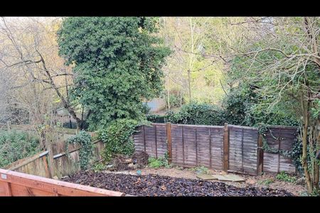 2 Bed Flat, Hill House Road, SW16 - Photo 5