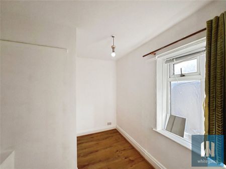 Newsome Road, Newsome, Huddersfield, HD4 - Photo 4