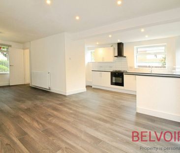 Semi-detached house to rent on - Photo 6