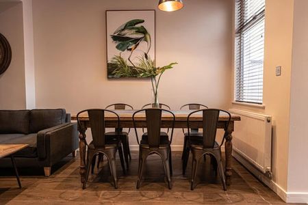 6 bedroom terraced house to rent - Photo 3